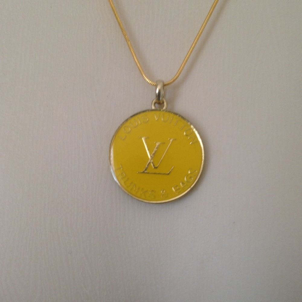 Louis Vuitton 3-way Handbag Charm-Key Chain Neck…