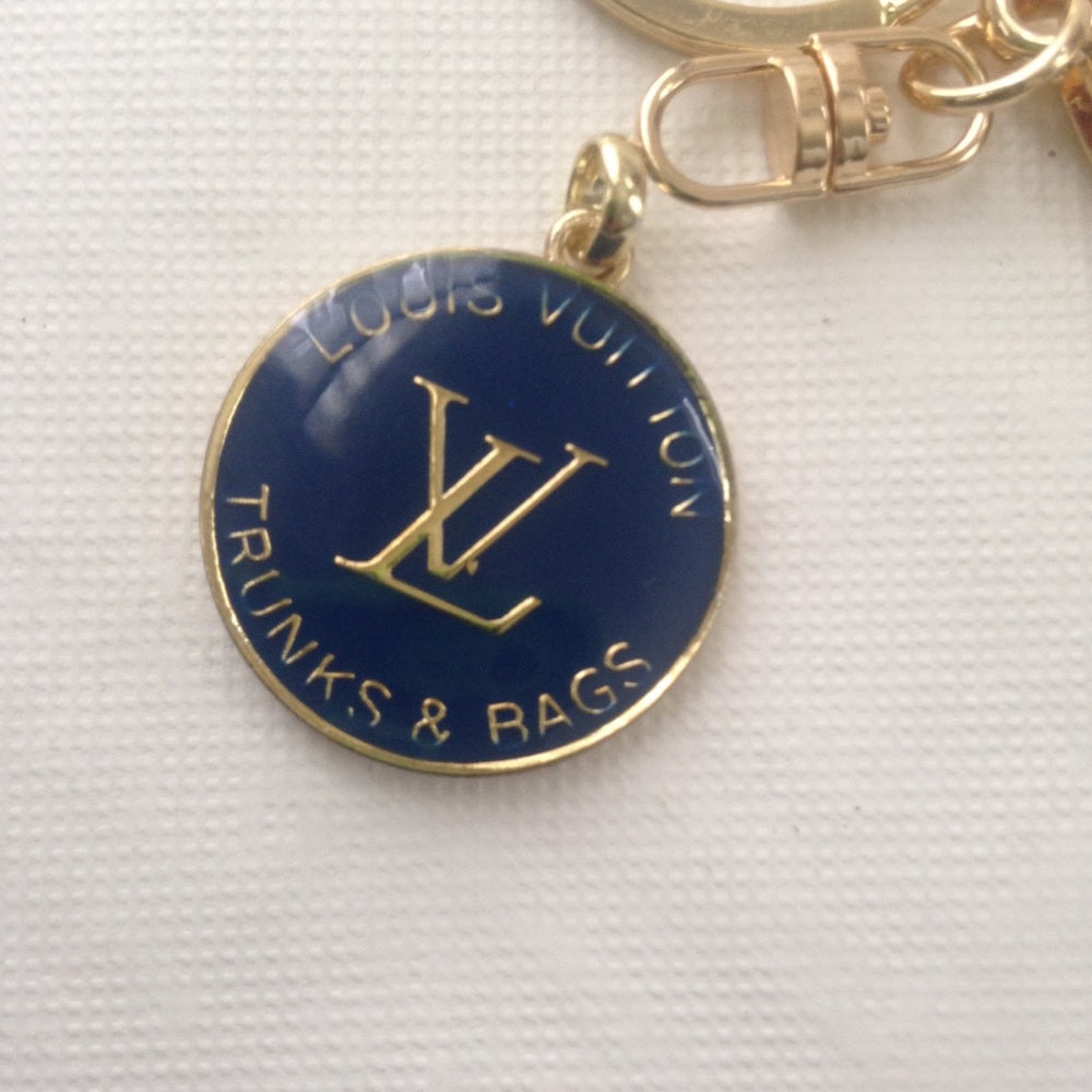 Louis Vuitton 3-way Handbag Charm-Key Chain Neck…