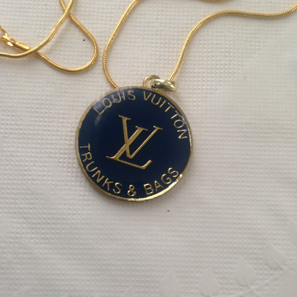 Louis Vuitton 3-way Handbag Charm-Key Chain Neck…