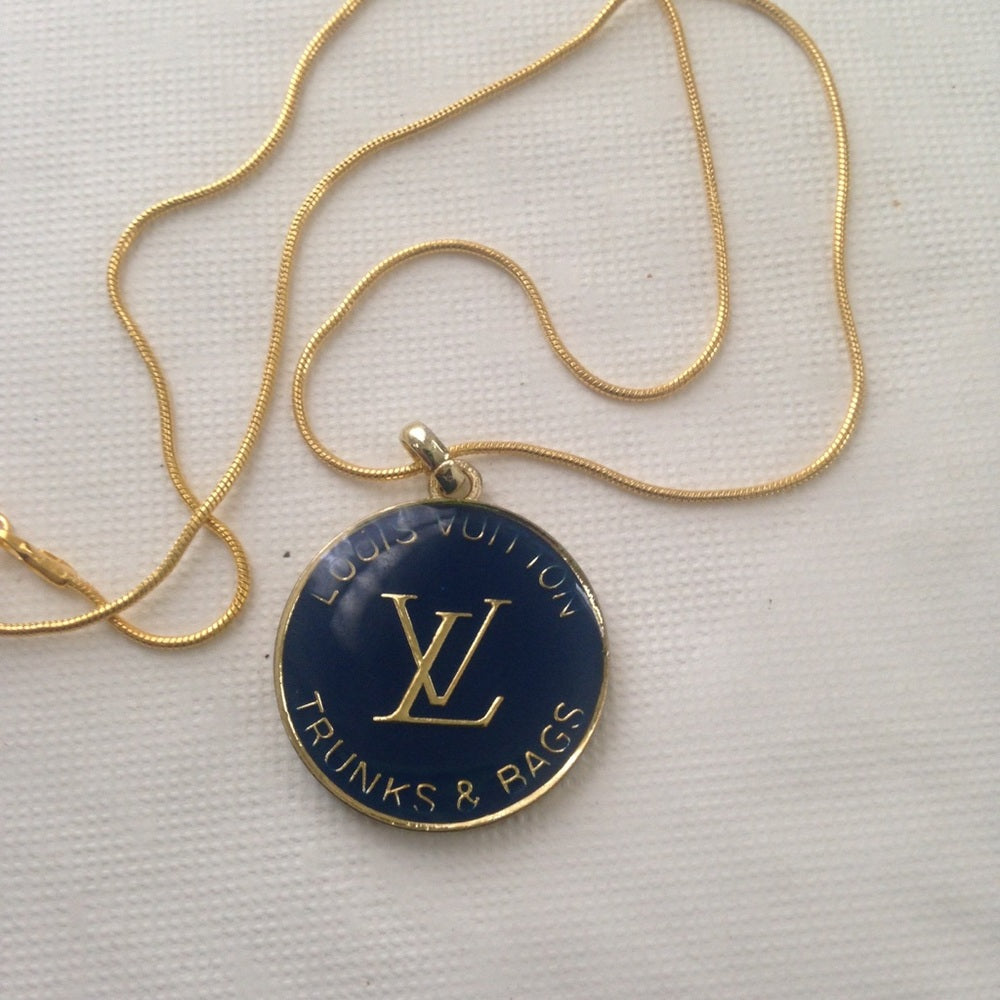 Louis Vuitton 3-way Handbag Charm-Key Chain Neck…