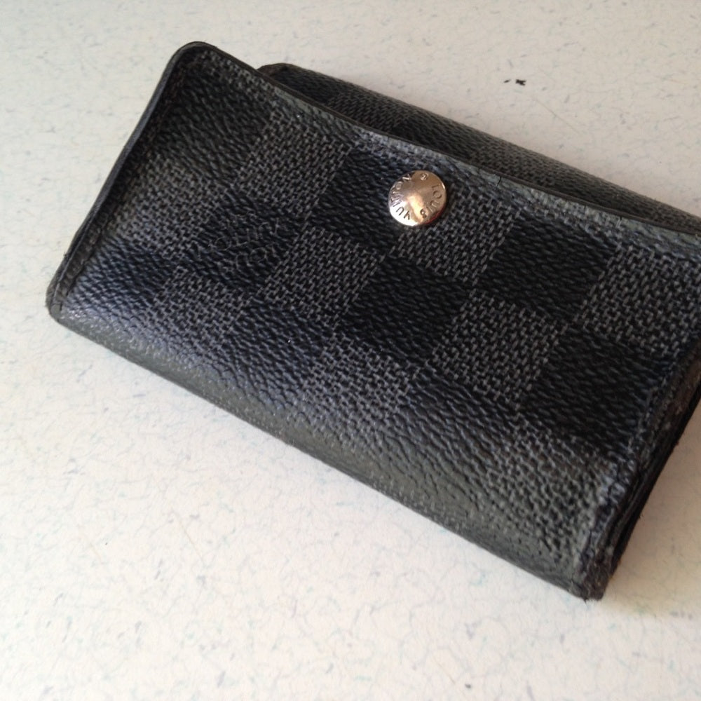 Louis Vuitton, Damier Graphite 6-Hooks Key Case