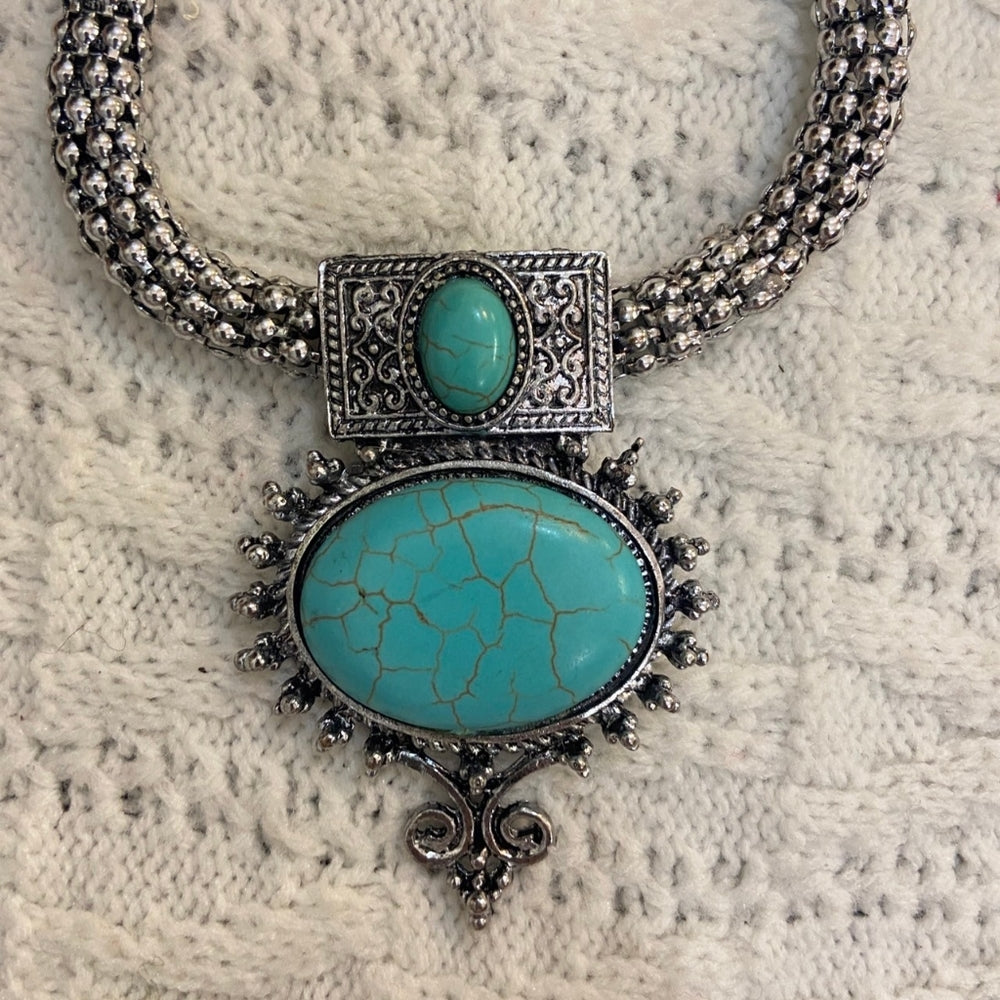 Silver Faux Turquoise Silver 20in Tone Necklace