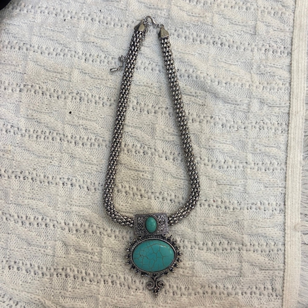 Silver Faux Turquoise Silver 20in Tone Necklace