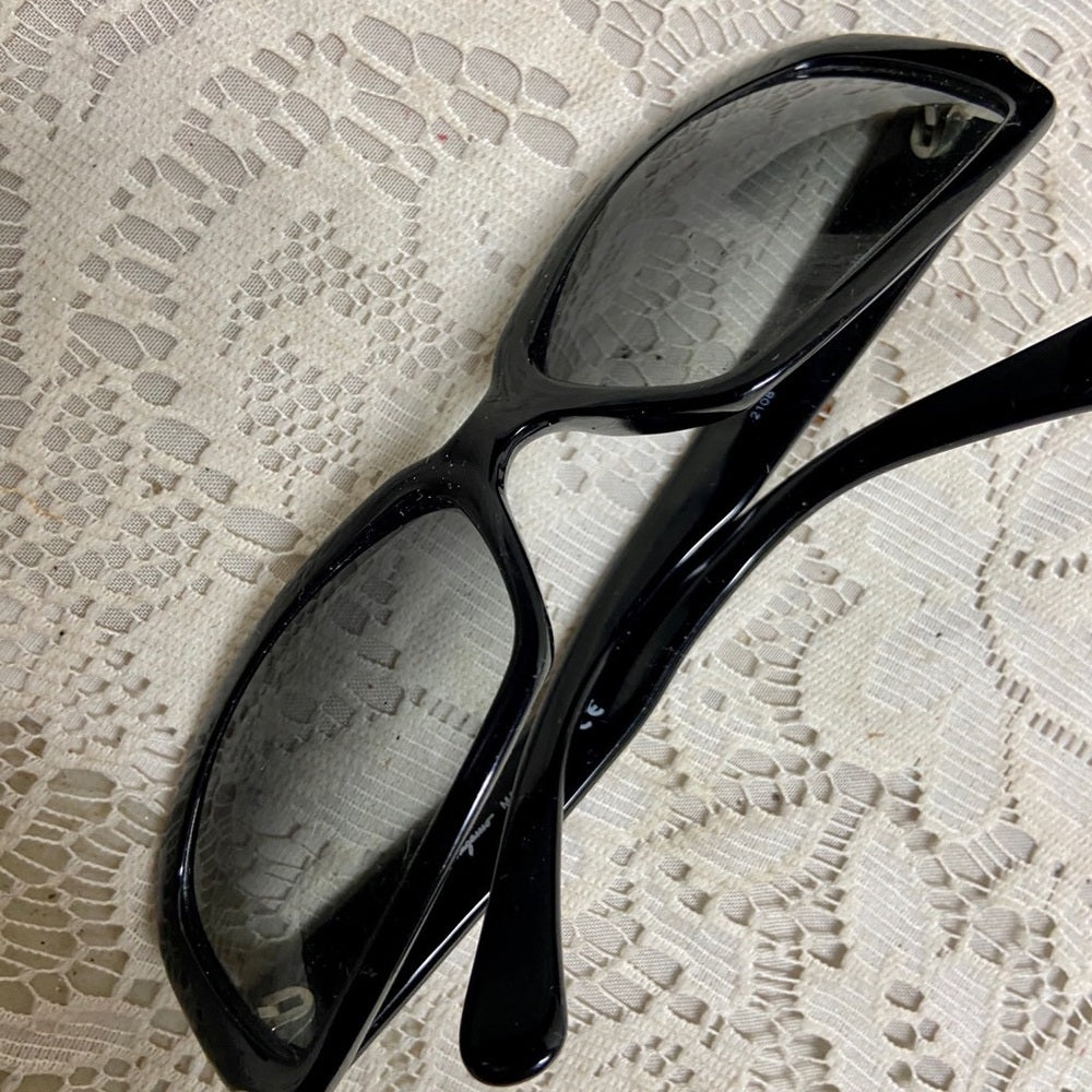 Salvatore Ferragamo Italy 2108 Sun Glasses