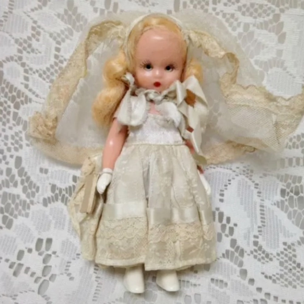 Vintage1940-50s 5.5in Nancy Ann Story Book Bride Doll with Veil