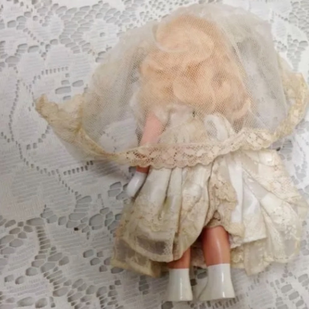 Vintage1940-50s 5.5in Nancy Ann Story Book Bride Doll with Veil