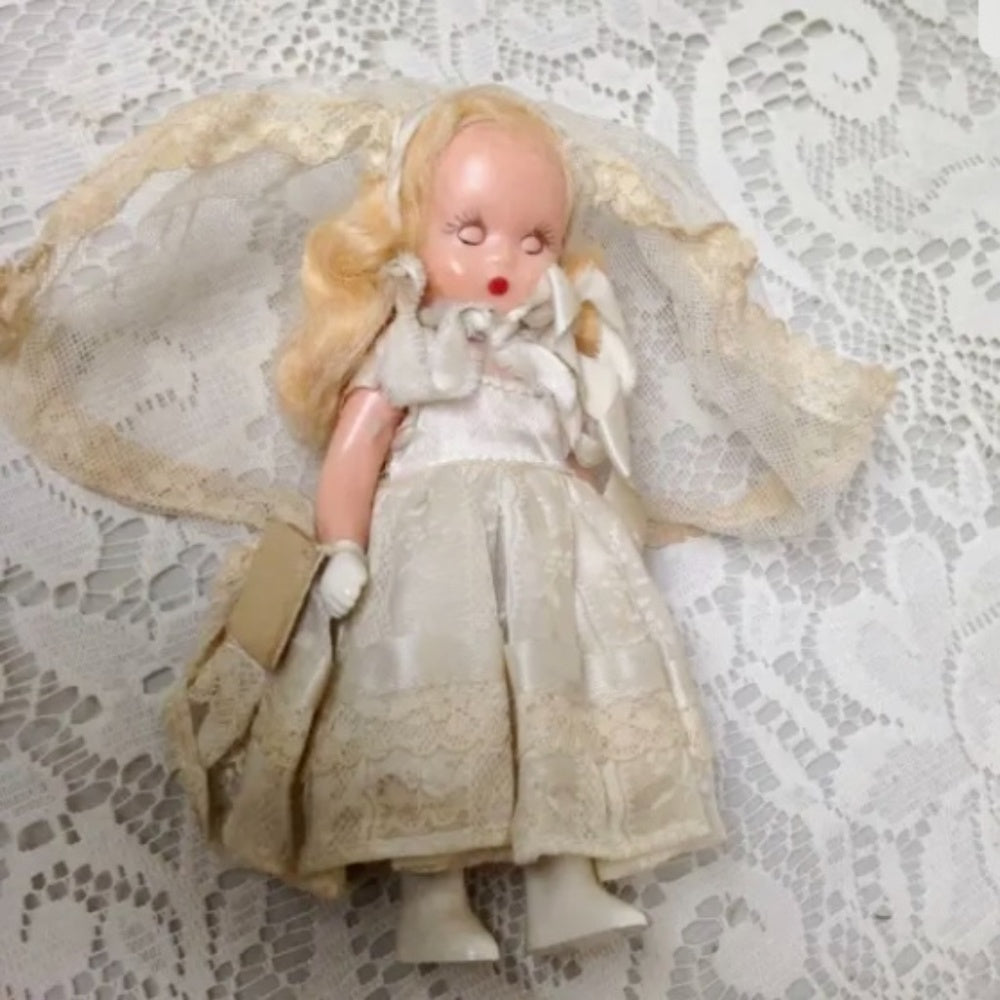 Vintage1940-50s 5.5in Nancy Ann Story Book Bride Doll with Veil