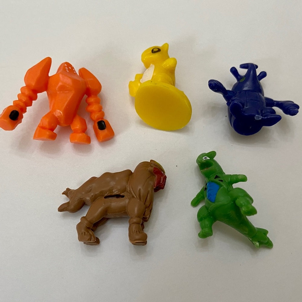 Lot 20- 5 Pokemon Cards and 5 Pokémon Figures