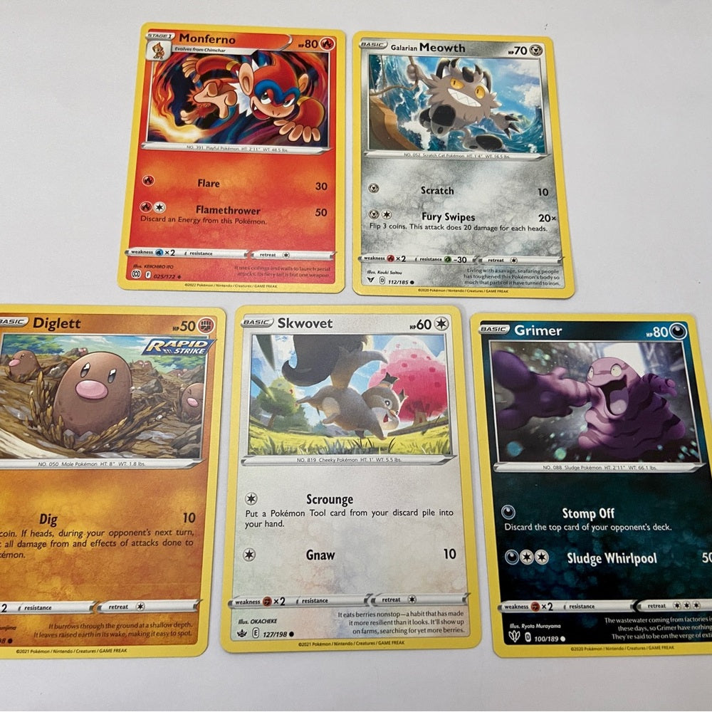 Lot 20- 5 Pokemon Cards and 5 Pokémon Figures
