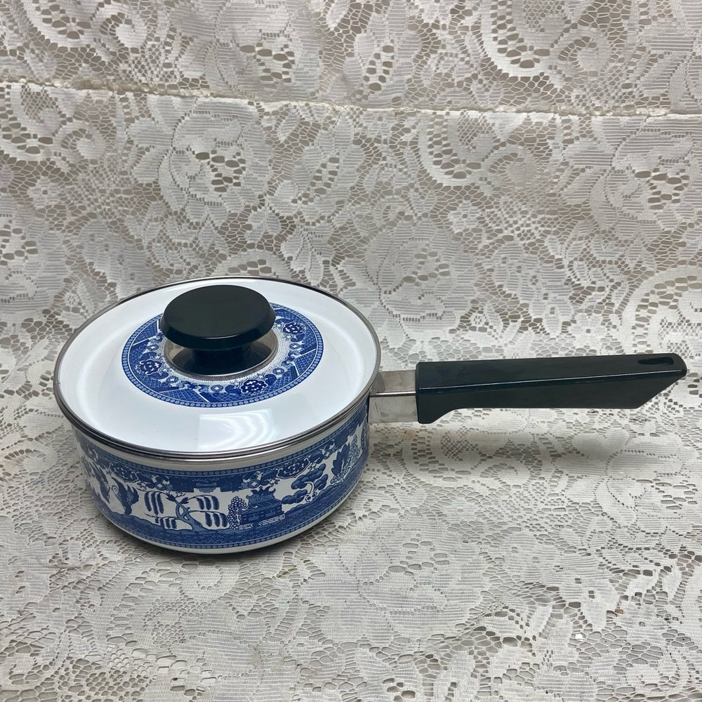 Blue Willow, Enamelware Cookware -Covered Sauce Pan (S) 13in L x 7in D x 4.5in H