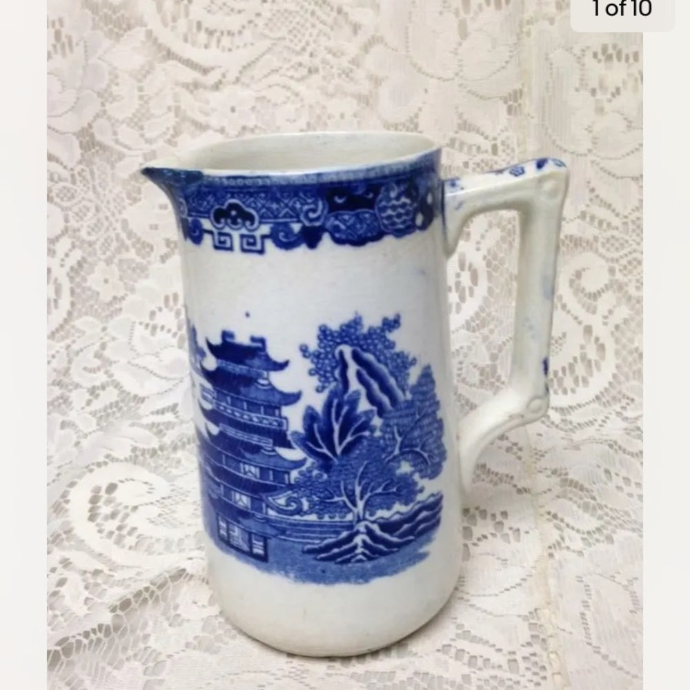 Vintage, Celebrate England,Blue Willow Pitcher, 6.5in x 5in with 2 Tumblers