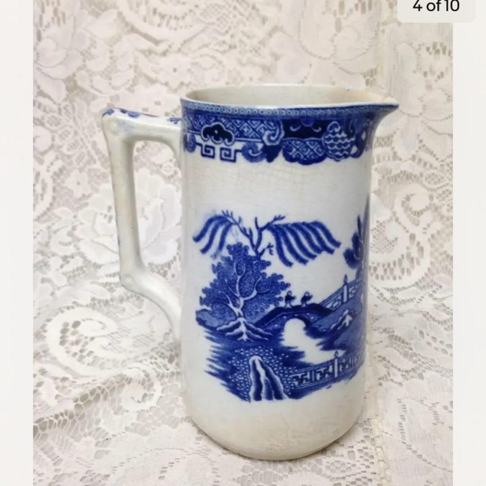 Vintage, Celebrate England,Blue Willow Pitcher, 6.5in x 5in with 2 Tumblers