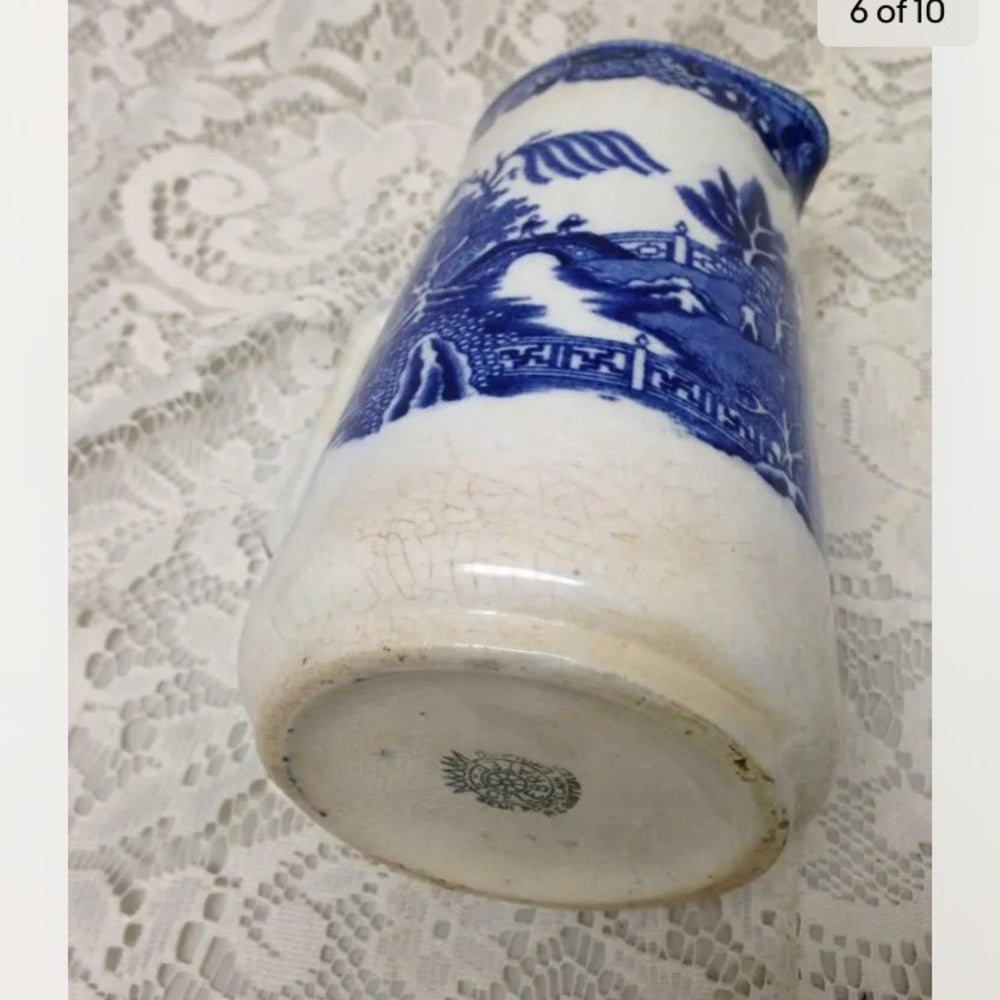 Vintage, Celebrate England,Blue Willow Pitcher, 6.5in x 5in with 2 Tumblers