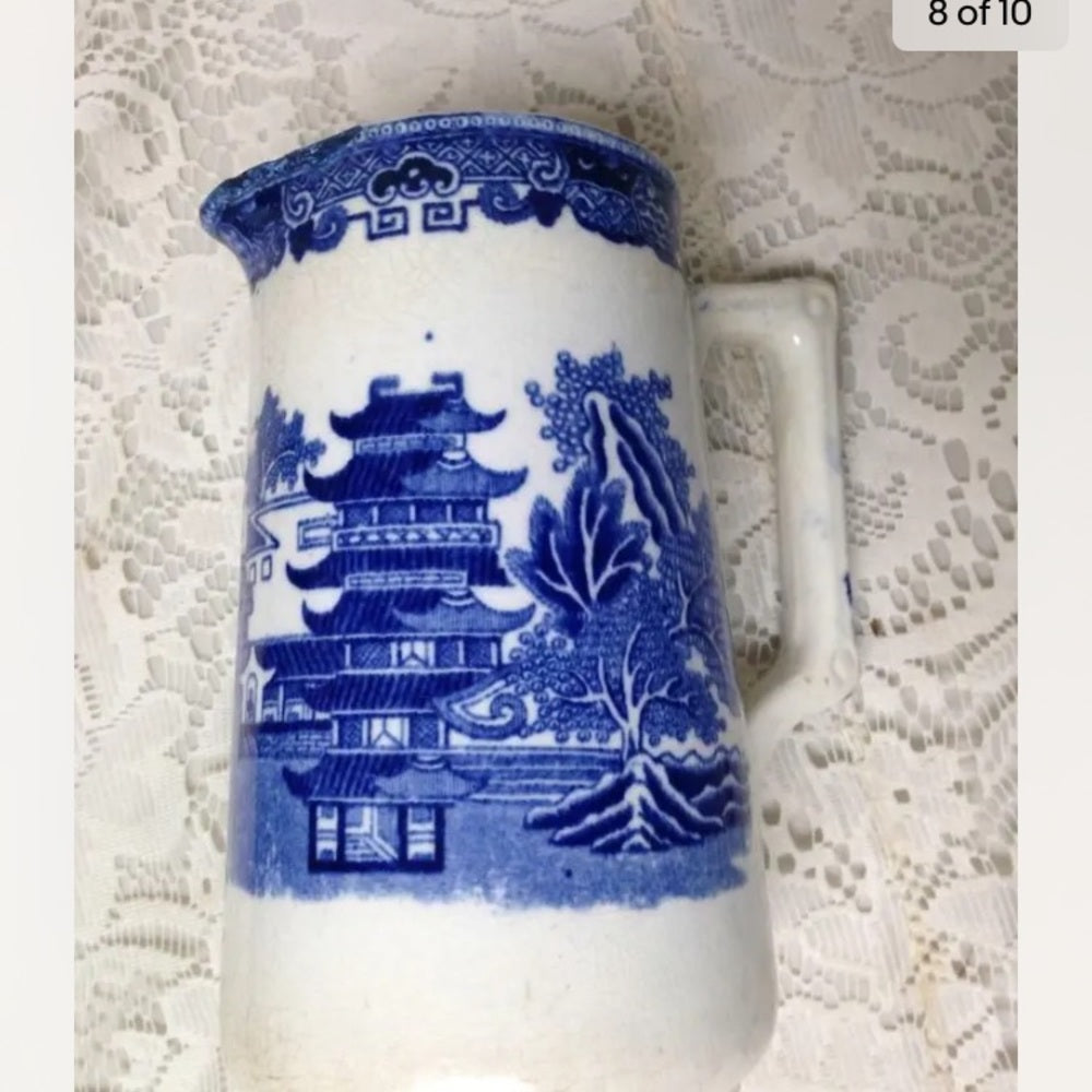 Vintage, Celebrate England,Blue Willow Pitcher, 6.5in x 5in with 2 Tumblers