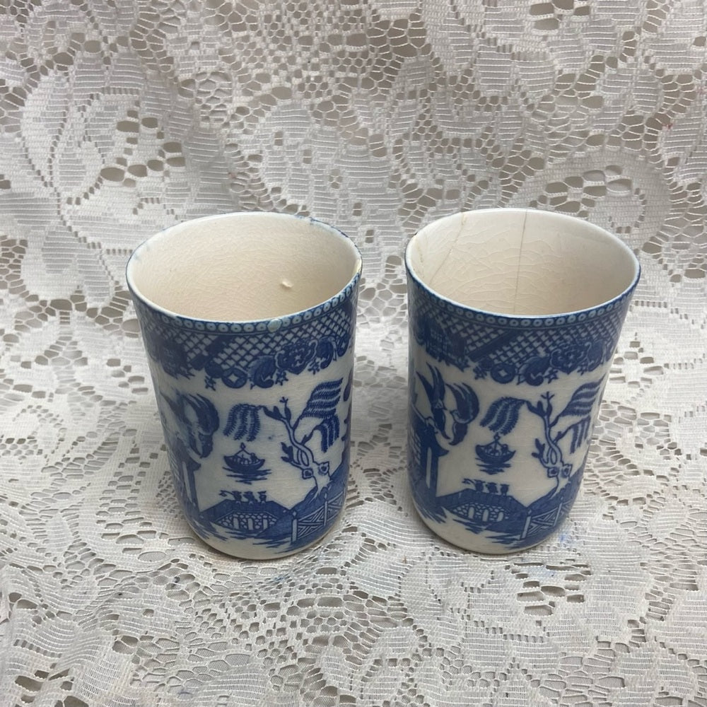Vintage, Celebrate England,Blue Willow Pitcher, 6.5in x 5in with 2 Tumblers