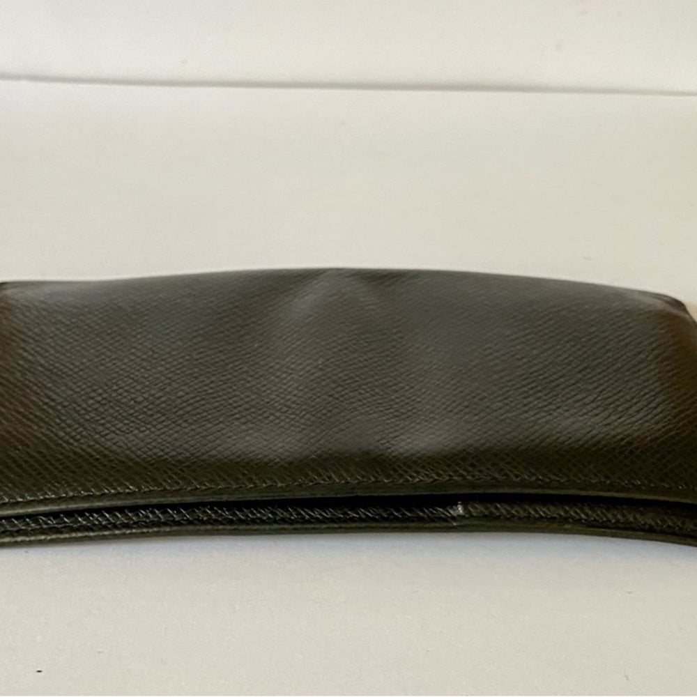 Louis Vuitton, Black Taiga Leather Unisex Long Wallet 7.5 x 4in