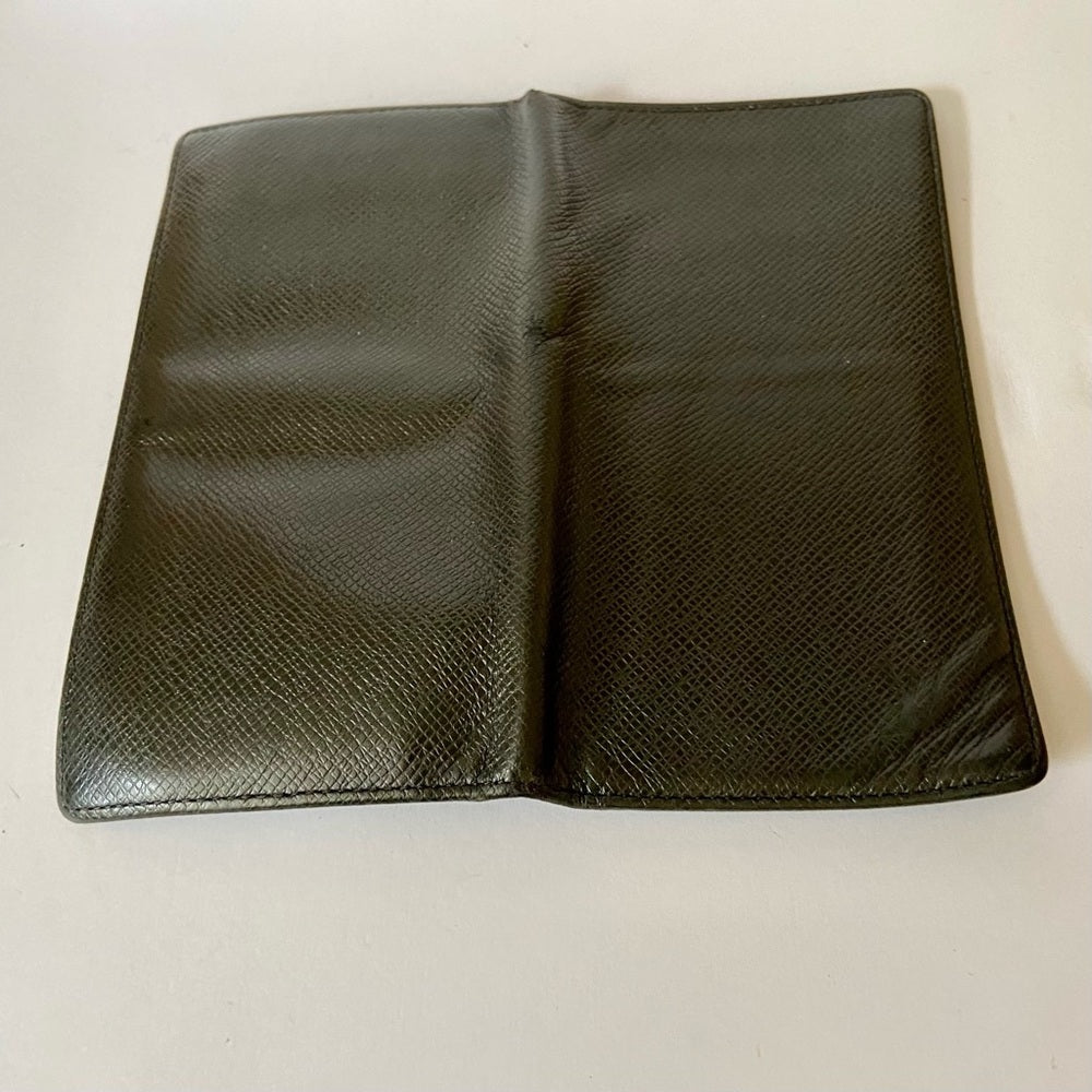 Louis Vuitton, Black Taiga Leather Unisex Long Wallet 7.5 x 4in
