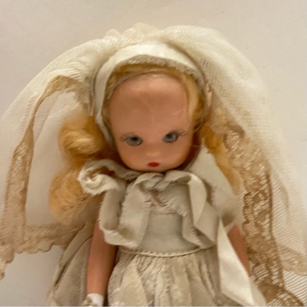 Vintage1940-50s 5.5in Nancy Ann Story Book Bride Doll with Veil