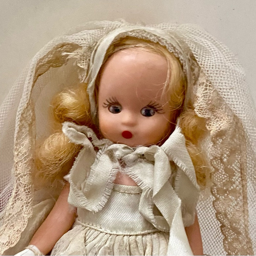 Vintage1940-50s 5.5in Nancy Ann Story Book Bride Doll with Veil