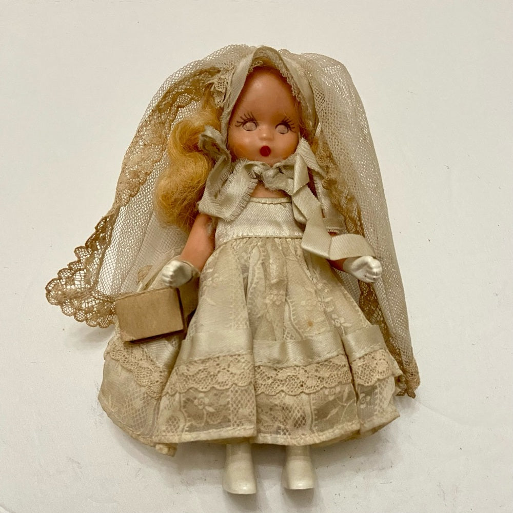Vintage1940-50s 5.5in Nancy Ann Story Book Bride Doll with Veil