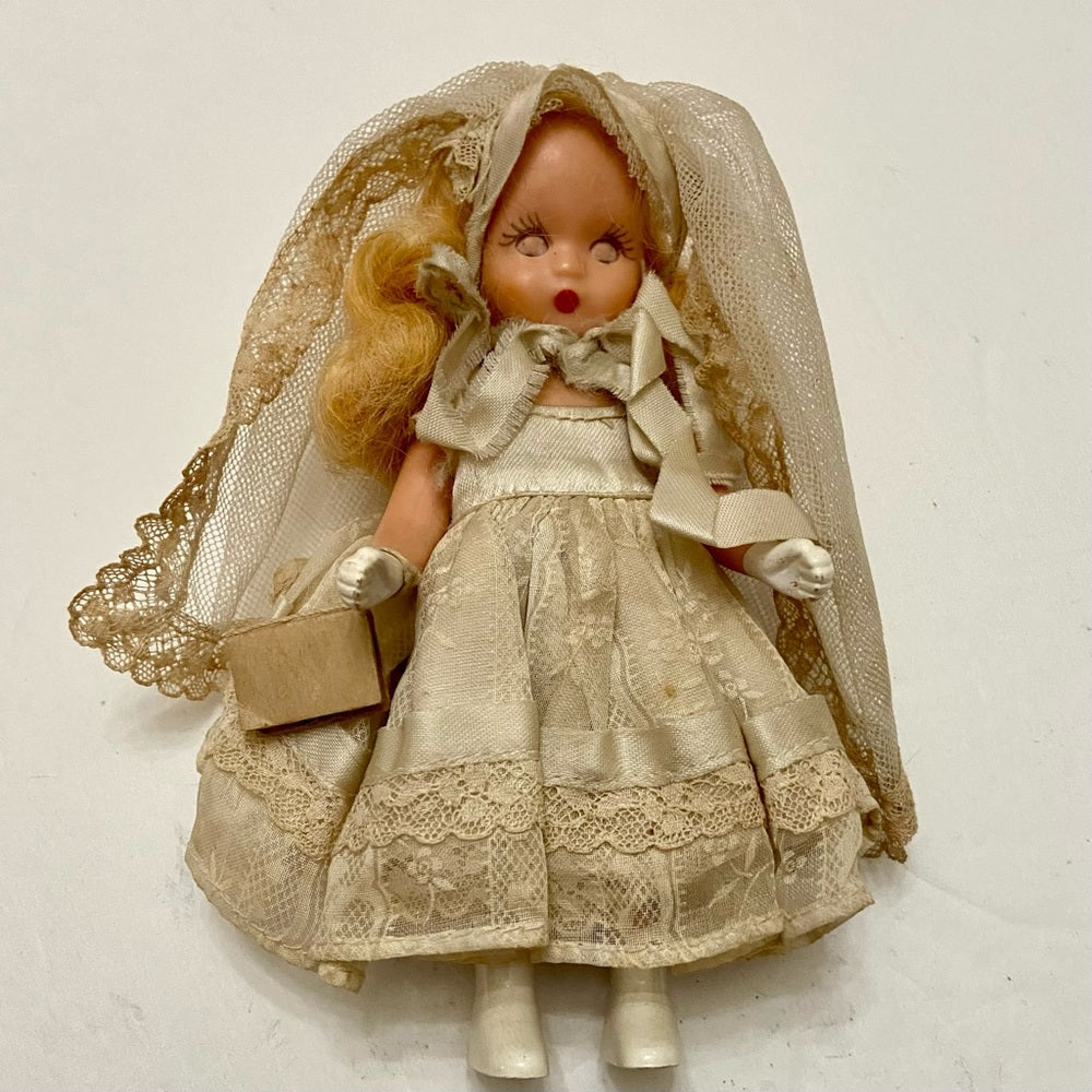 Vintage1940-50s 5.5in Nancy Ann Story Book Bride Doll with Veil