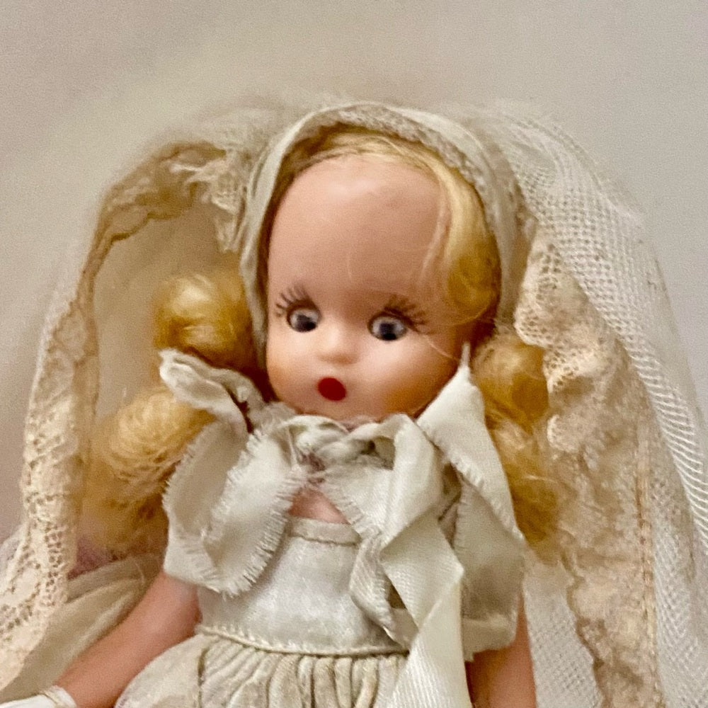 Vintage1940-50s 5.5in Nancy Ann Story Book Bride Doll with Veil