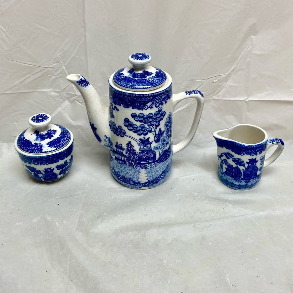 Vintage, Blue Willow, Rare, 13pc Child’s Tea Set with Basket