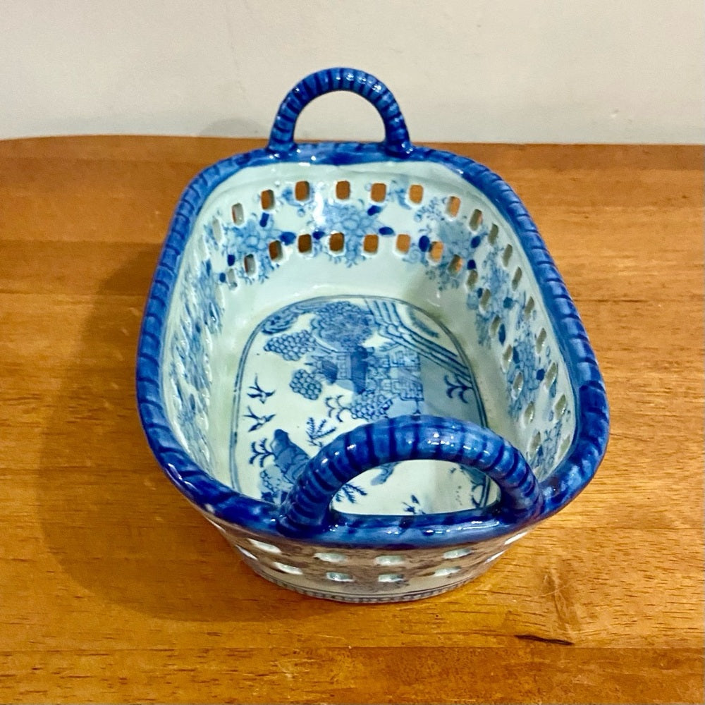 Variant Blue Willow Large Ironstone Twin Handled Bread Basket