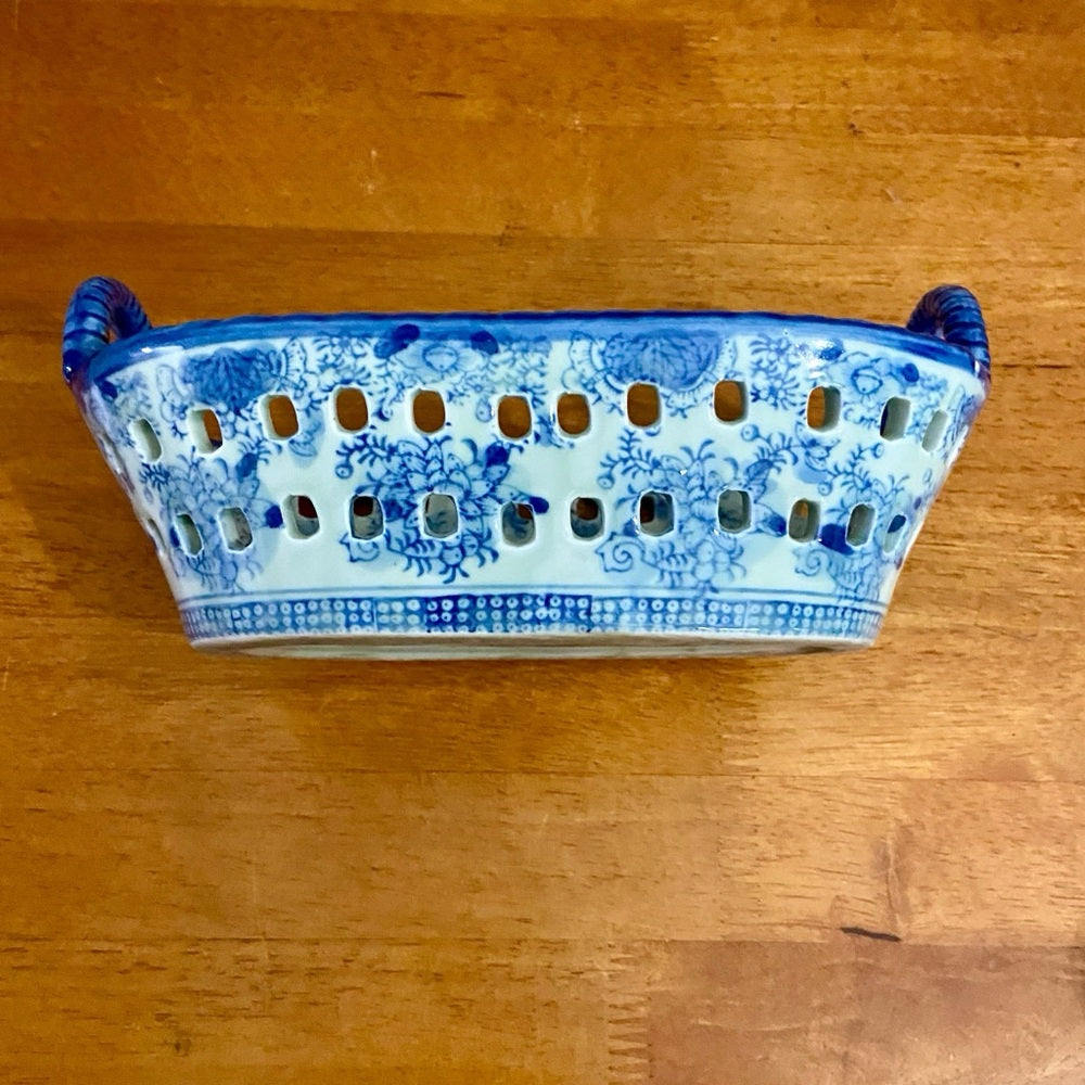 Variant Blue Willow Large Ironstone Twin Handled Bread Basket