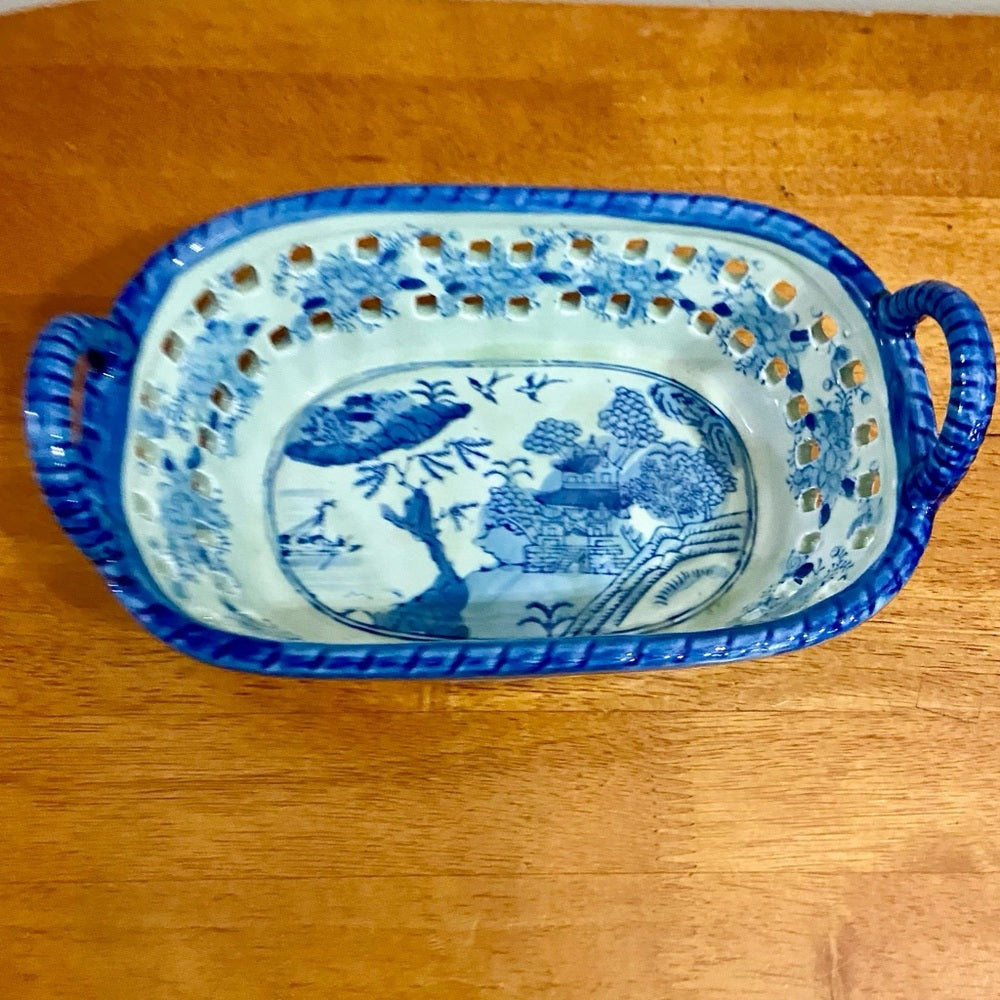 Variant Blue Willow Medium, Ironstone Twin Handled Bread Basket