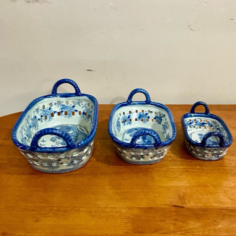 Variant Blue Willow Medium, Ironstone Twin Handled Bread Basket
