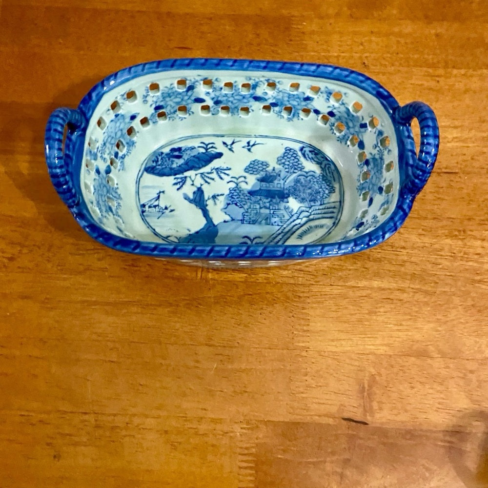 Variant Blue Willow Medium, Ironstone Twin Handled Bread Basket