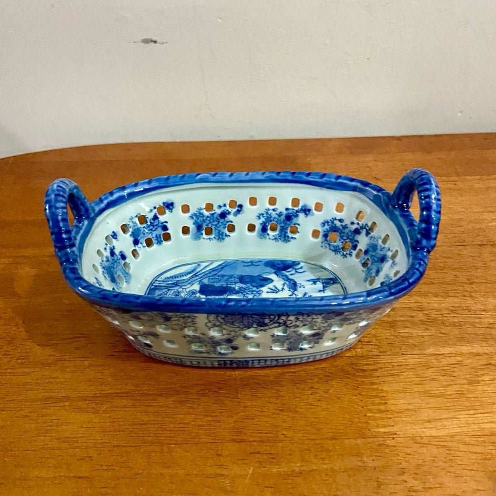 Variant Blue Willow Medium, Ironstone Twin Handled Bread Basket