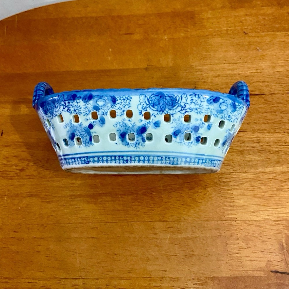 Variant Blue Willow Medium, Ironstone Twin Handled Bread Basket