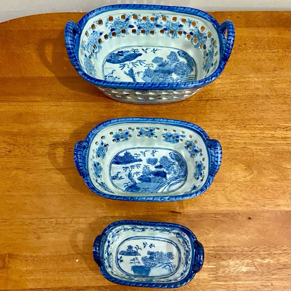 Variant Blue Willow Small Ironstone Twin Handled Trinket or Vanity Basket