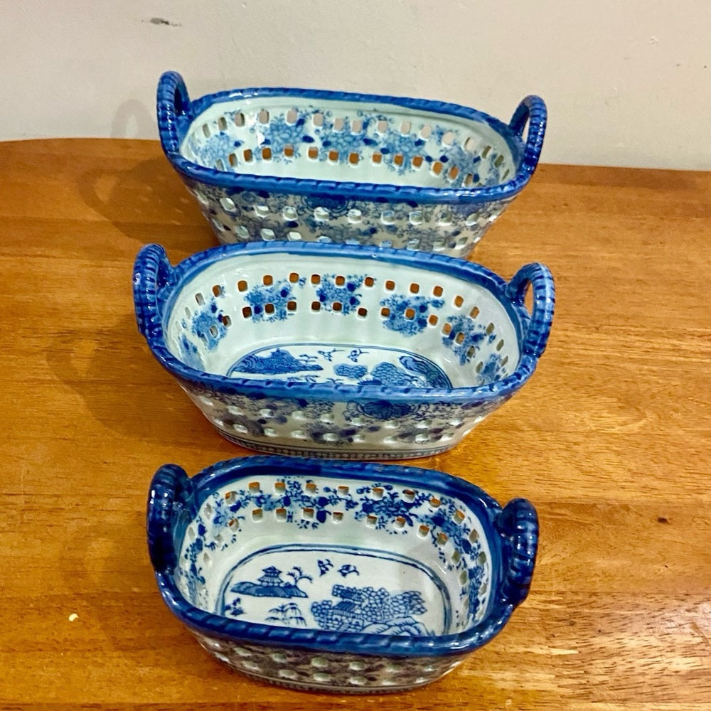 Variant Blue Willow Small Ironstone Twin Handled Trinket or Vanity Basket