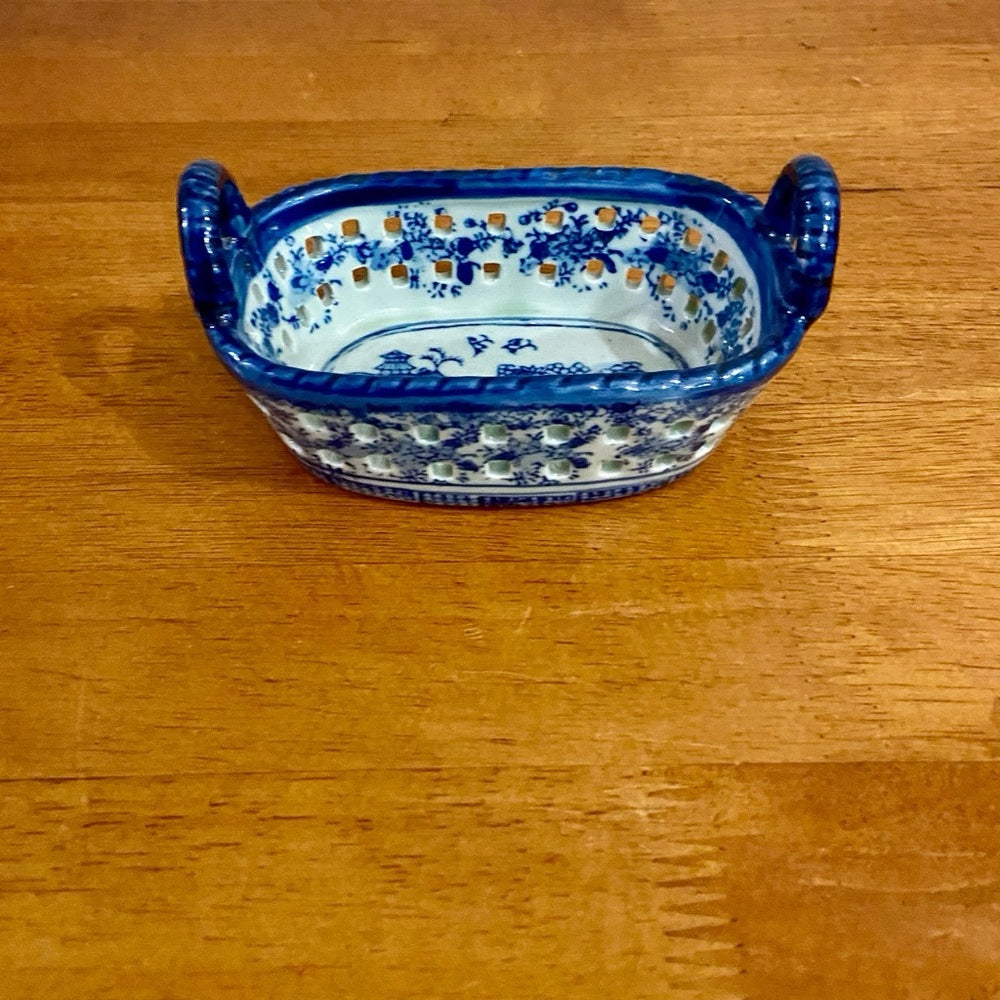 Variant Blue Willow Small Ironstone Twin Handled Trinket or Vanity Basket