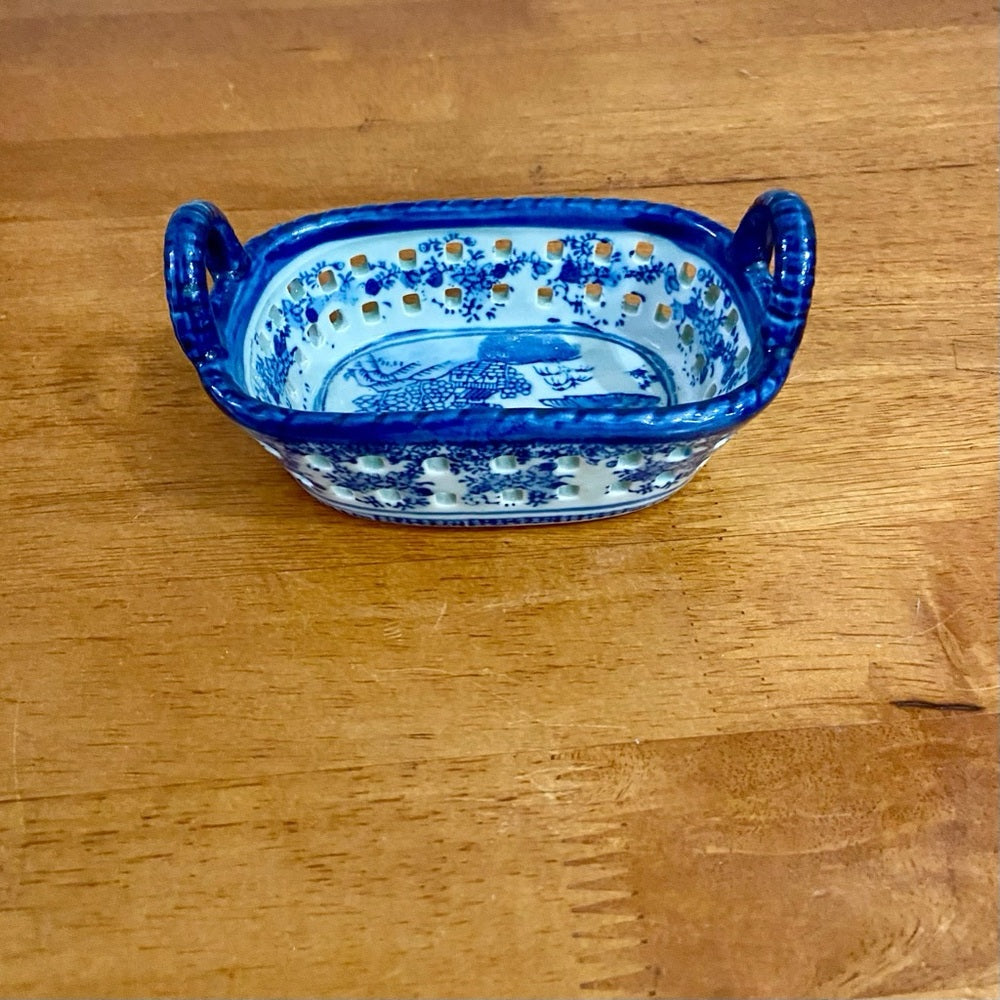 Variant Blue Willow Small Ironstone Twin Handled Trinket or Vanity Basket