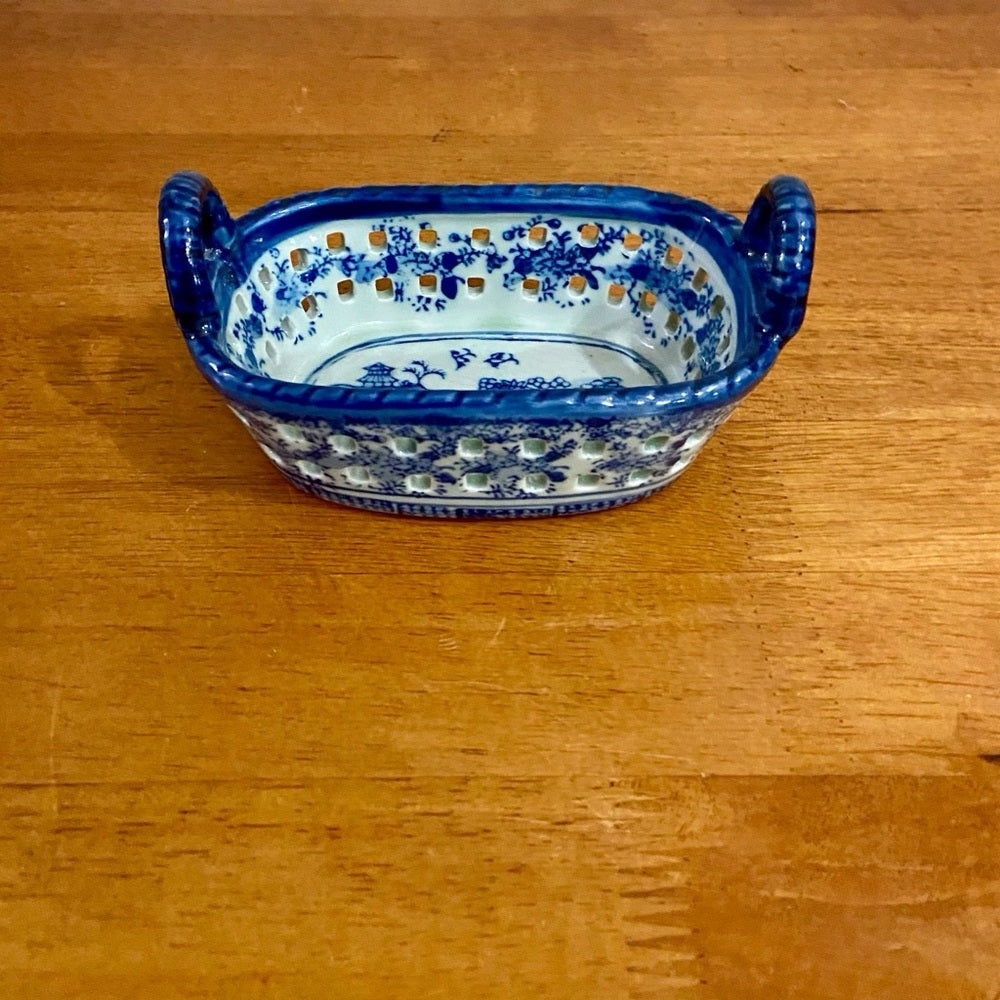 Variant Blue Willow Small Ironstone Twin Handled Trinket or Vanity Basket
