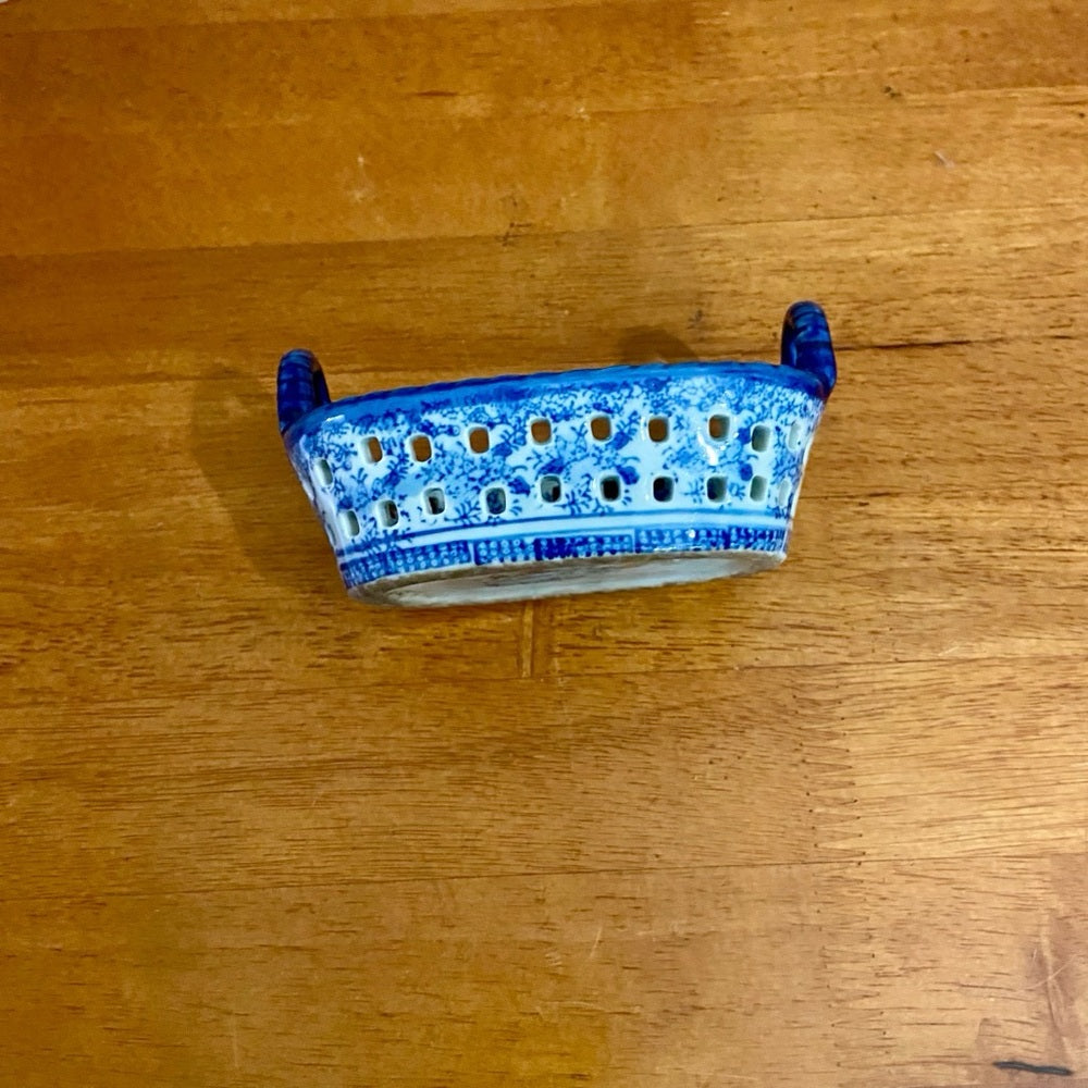 Variant Blue Willow Small Ironstone Twin Handled Trinket or Vanity Basket