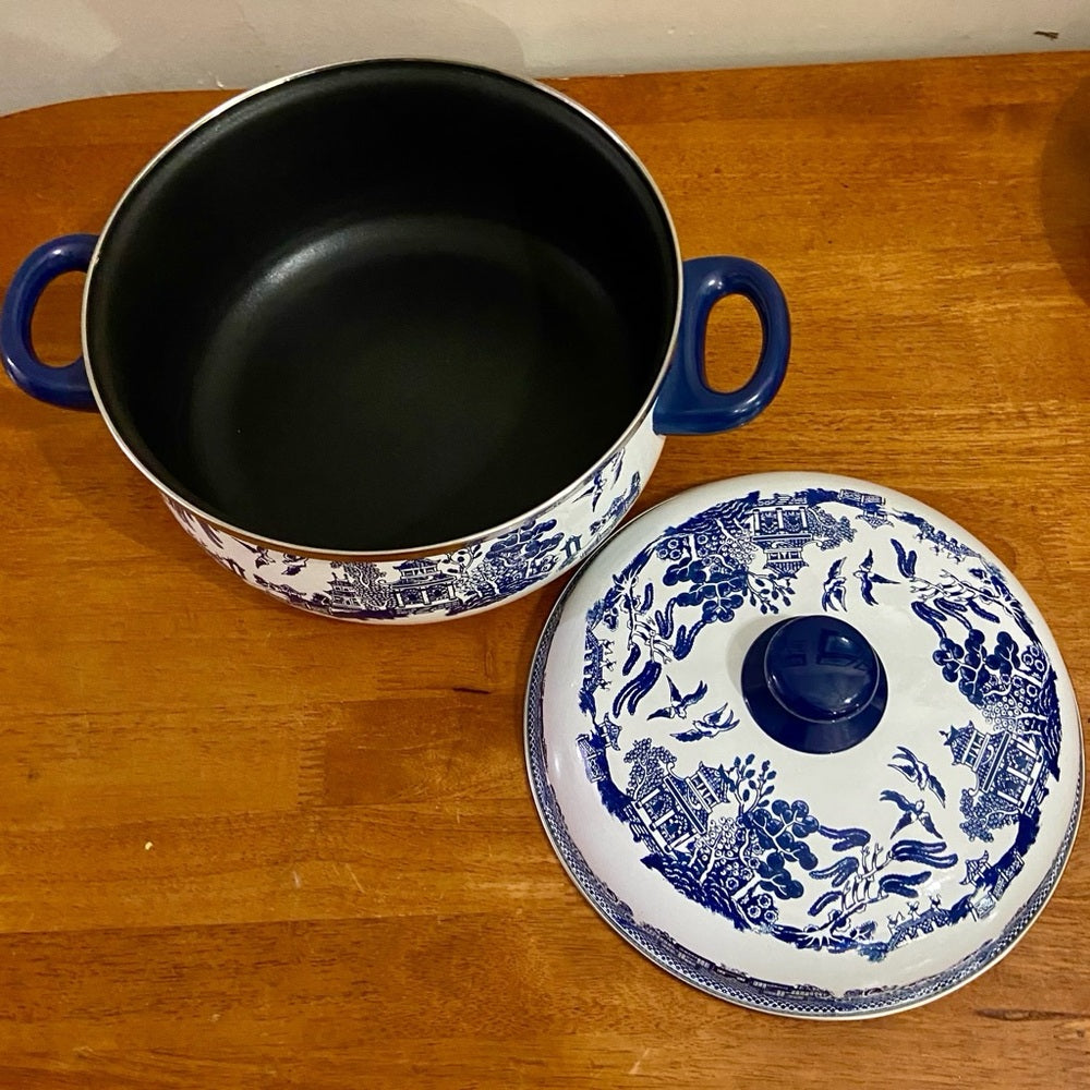 Heritage Mint, Blue Willow, Enamel, Large, Dutch Oven w/ Lid 8in x 14inW x 10inD