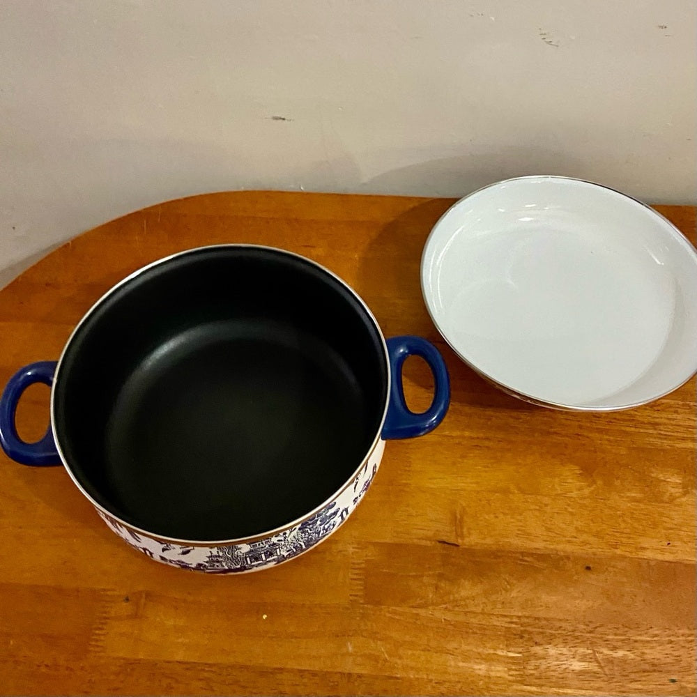 Heritage Mint, Blue Willow, Enamel, Large, Dutch Oven w/ Lid 8in x 14inW x 10inD