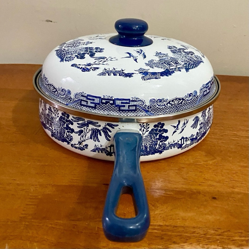 Heritage Mint, Blue Willow, Enamel, Large, Skillet with Lid 6in x 17in x 10in