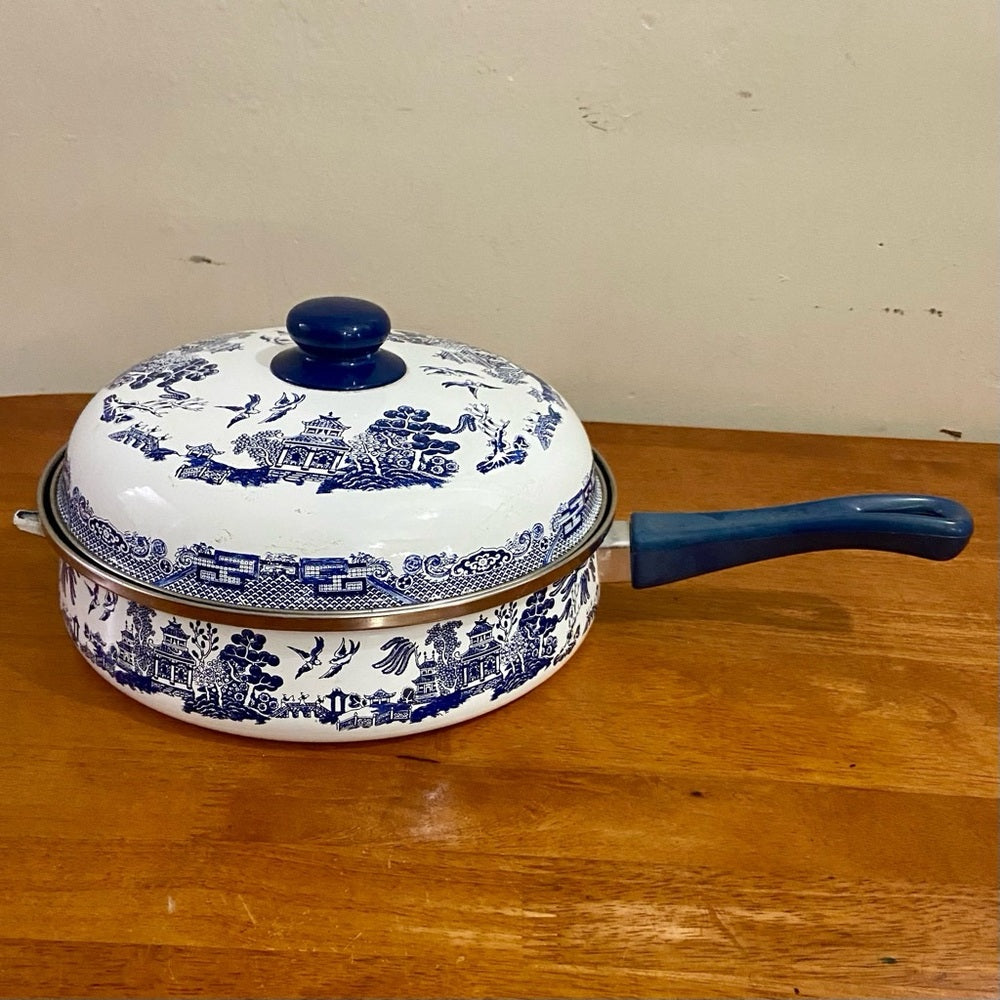 Heritage Mint, Blue Willow, Enamel, Large, Skillet with Lid 6in x 17in x 10in