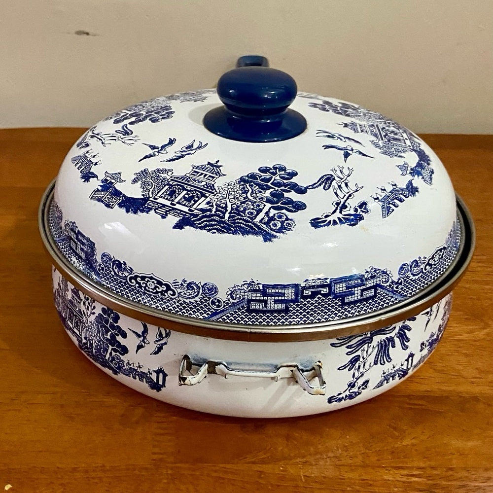 Heritage Mint, Blue Willow, Enamel, Large, Skillet with Lid 6in x 17in x 10in