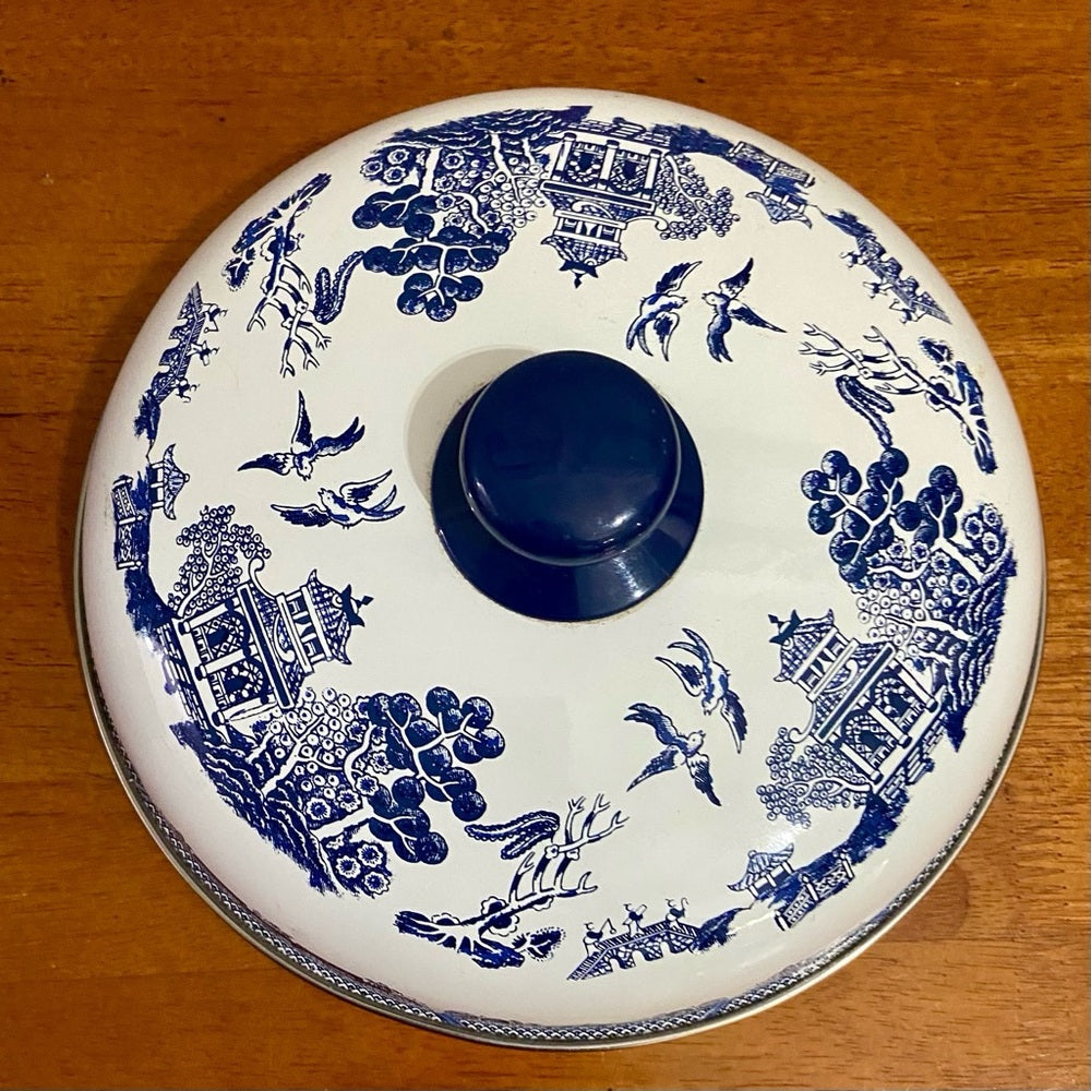 Heritage Mint, Blue Willow, Enamel, Large, Skillet with Lid 6in x 17in x 10in