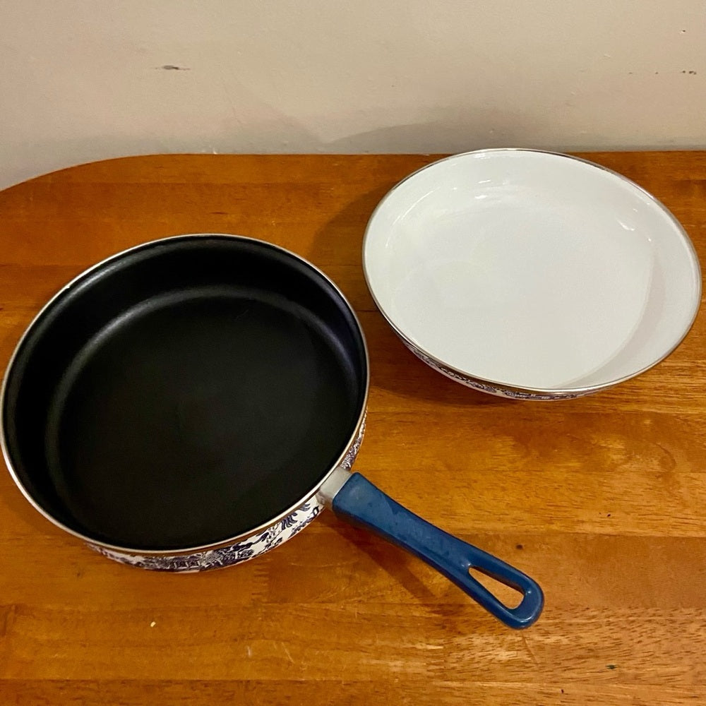 Heritage Mint, Blue Willow, Enamel, Large, Skillet with Lid 6in x 17in x 10in