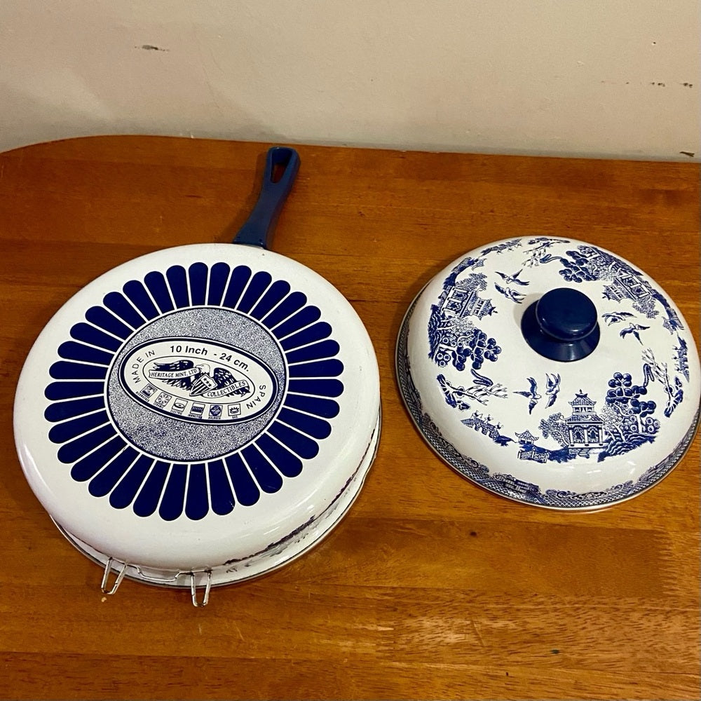 Heritage Mint, Blue Willow, Enamel, Large, Skillet with Lid 6in x 17in x 10in