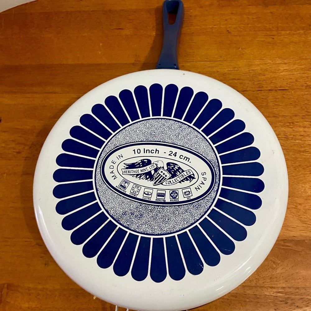 Heritage Mint, Blue Willow, Enamel, Large, Skillet with Lid 6in x 17in x 10in