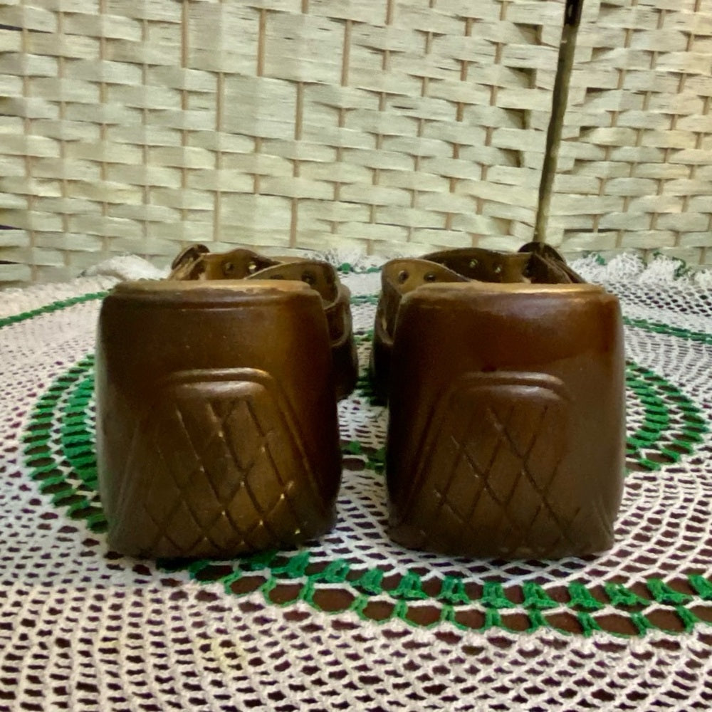 Metro Gold, Heavy WedgeHeeled Sandals Size 8.5